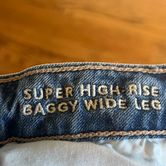 American Eagle Super High Rise Baggy Wide Leg Jeans- Size 00 Long - Picture 11 of 11